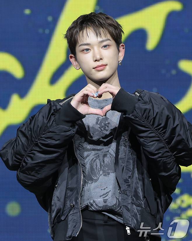 그룹 &TEAM(앤팀) 하루아가 28일 오후 서울 용산구 블루스퀘어에서 가진 한국 데뷔 미니 1집 'Back to Life' 쇼케이스에 참석해 포즈를 취하고 있다. 2025.10.28 / ⓒ 뉴스1 권현진 기자