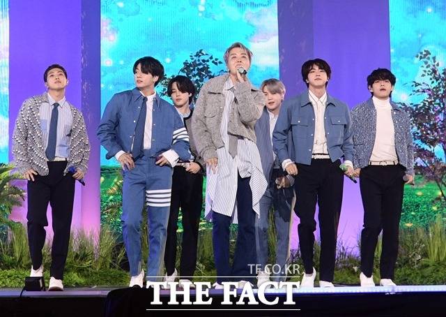 방탄소년단이 오는 3월 20일 컴백하는 가운데, 그날부터 4월 12일까지 서울 전역에서 'BTS THE CITY ARIRANG SEOUL'이 진행된다. 사진은 '2022 TMA' 참석 당시 모습. /더팩트 DB