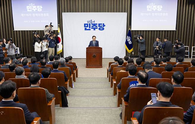 더불어민주당 정청래 대표가 5일 국회에서 열린 정책 의원총회에서 발언하고 있다./연합뉴스