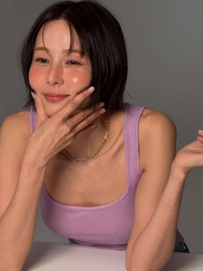 김나영의 수채화 크림 블러셔. 인스타그램 @nayoungkeem