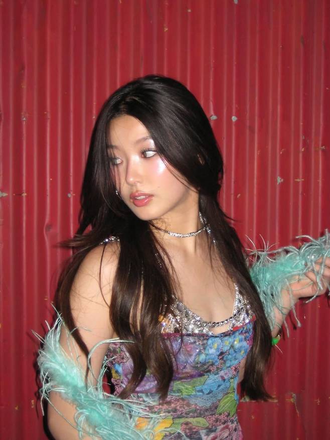 윤채의 헐리우드 글로우 치크. 인스타그램 @y0on_cha3