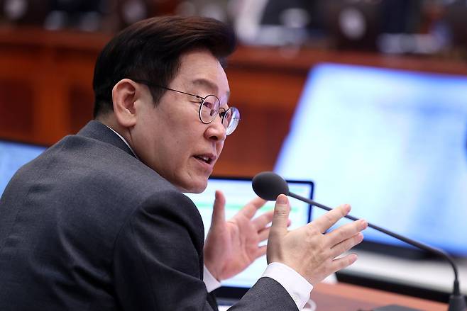 이재명 대통령이 지난 3일 청와대에서 열린 국무회의에서 발언을 하고 있다. 뉴스1