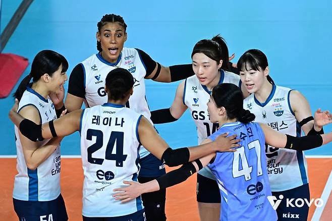 GS칼텍스가 최하위 정관장을 꺾고 3연승을 이어갔다. (KOVO 제공)