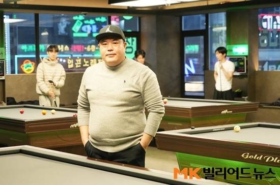 큐플레이 남태현 대표는 무인당구장을 운영하기 때문에 오전에 한번 들러서 테이블 정리 등을 하고 나머지는 개인 일정을 소화한다고 했다. 빌리존 스코페이 앱을 통해 외부에서 경기현황 및 결제 등을 실시간으로 파악한다.