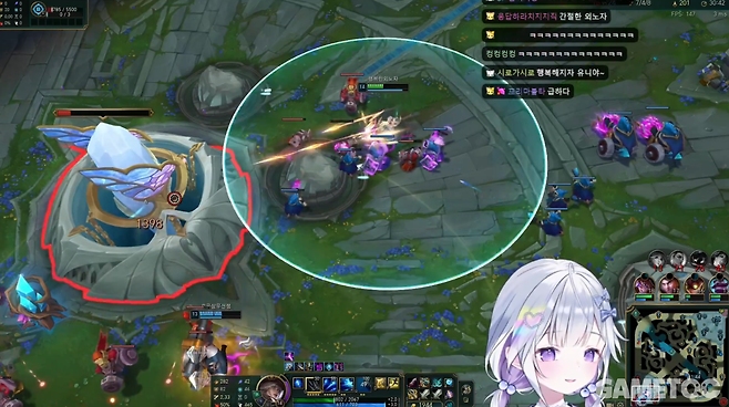 마지막에 넥서스를 파괴하고 감격하는 아야츠노 유니 (사진= 아야츠노 유니 방송)