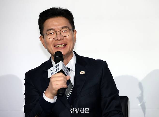 정원오 성동구청장이 8일 서울 영등포구 올댓마인드 문래에서 열린 북콘서트에서 발언하고 있다. 권도현 기자