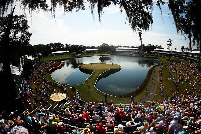 PGA 투어 플레이어스 챔피언십이 열리는 미국 플로리다주 TPC 소그래스 스타디움 코스의 17번 홀 모습. 게티이미지코리아