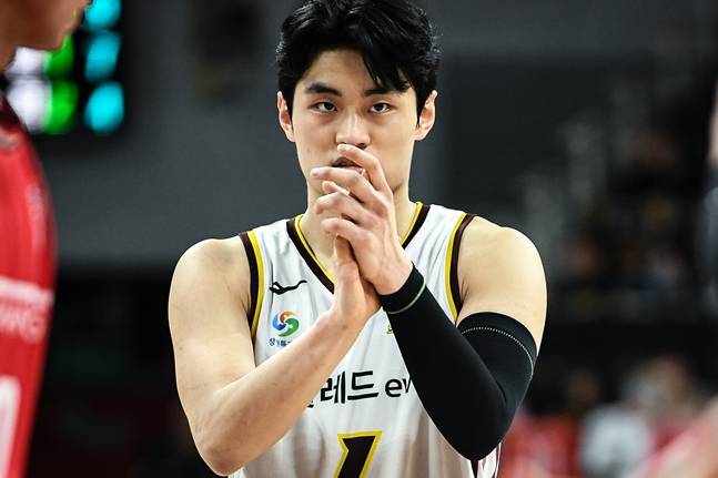 4쿼터 맹활약한 유기상. /사진=KBL