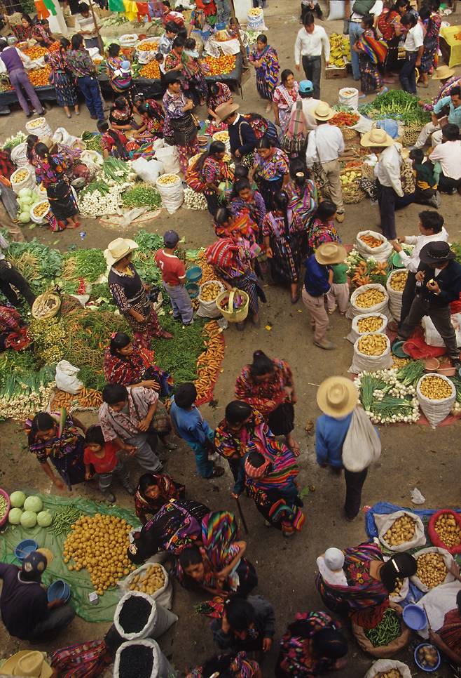 인디오들의 전통 야채시장