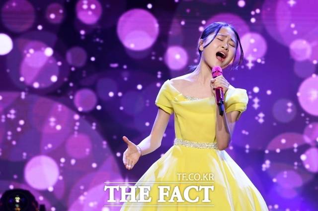 미성년 연예인은 보호 대상이지, 사업 리스크를 떠안는 투자자가 아니다. 오디션 프로그램 열풍 이후 미성년 가수들이 쏟아졌고, 돈벌이 대상이 아닌 적절한 보호 관리 시스템은 따라가지 못한 아쉬움이 크다. /더팩트 DB