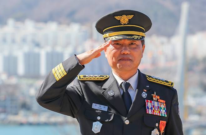 37년 소방관의 삶을 마무리한 조양현 대장은 "앞으로는 계획없이, 자유롭게 살 것"이라며 웃었다. /김영근 기자