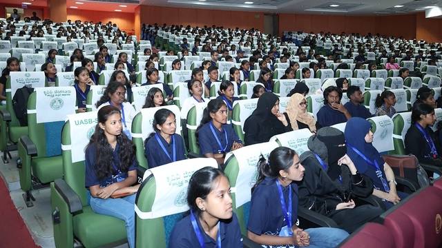 삼성이 글로벌 AI 인재 육성에 공을 들이고 있다. 사진은 벵갈루루 농업과학대학교 삼성 혁신 캠퍼스 학생들. 삼성 뉴스룸 제공