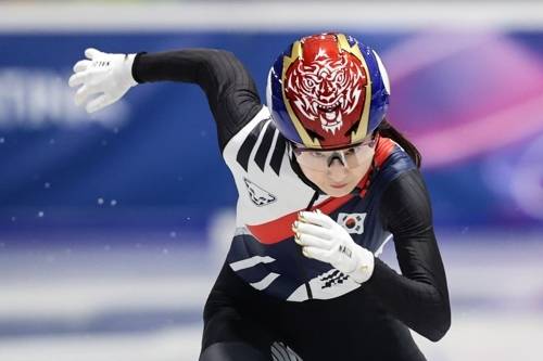 쇼트트랙 대표팀 간판 최민정(성남시청)이 2026 밀라노·코르티나담페초 동계 올림픽 쇼트트랙 첫 메달 레이스인 혼성 2000ｍ 계주에서 1번 주자로 나선다. [연합뉴스]