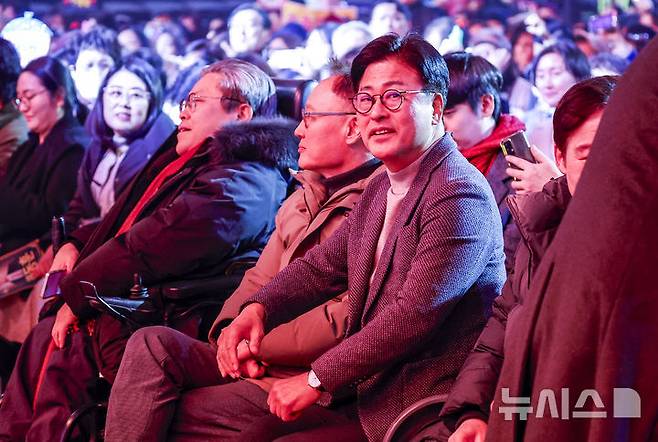 [서울=뉴시스] 정병혁 기자 = 김종혁 전 국민의힘 최고위원이 지난 8일 서울 송파구 잠실실내체육관에서 열린 토크콘서트 2026에 참석하고 있다. 2026.02.08. jhope@newsis.com