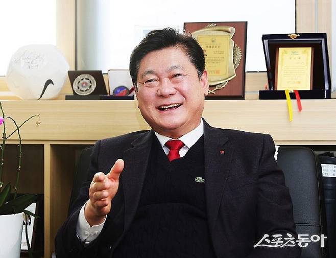 이영훈 인천 미추홀구청장이 스포츠동아와 인터뷰를 진행하고 있다. 사진｜박미정 기자