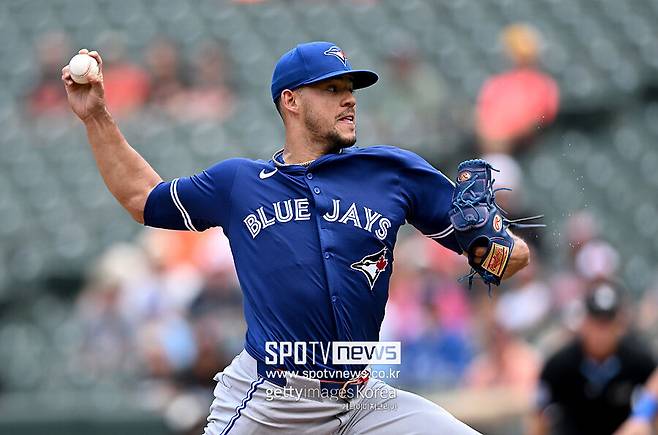 ▲ 꾸준한 활약을 하는 선발 투수였던 베리오스는 지난해 부진과 팀의 새 선발 투수 영입에 직격탄을 맞았다