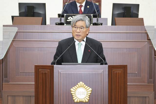 안동시의회 이재갑 의원(무소속)이 제264회 안동시의회 임시회 제2차 본회의 5분 자유발언을 하고 있다. 안동시의회제공