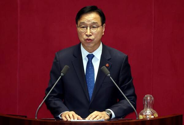 10일 대정부질문을 하고 있는 위성곤 의원.