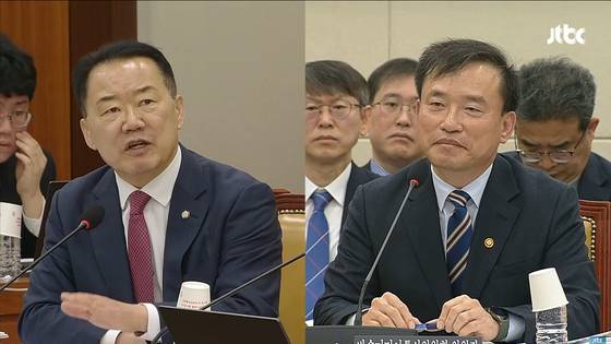 국민의힘 신성범 의원(좌)과 김종철 방송미디어통신위원장