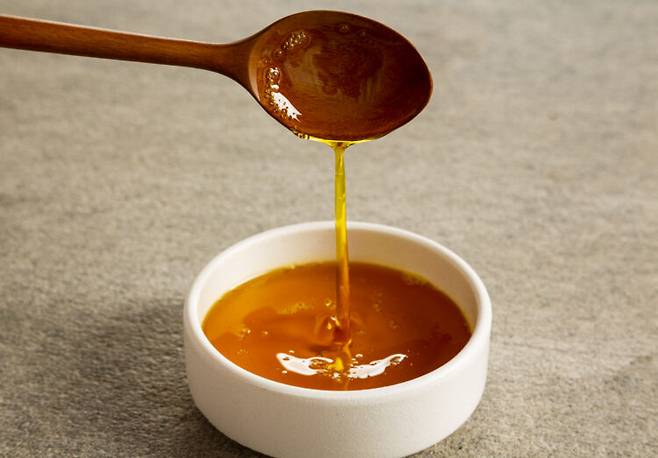 산패되기 쉬운 들기름은 반드시 냉장 보관해야 한다. 사진=클립아트코리아