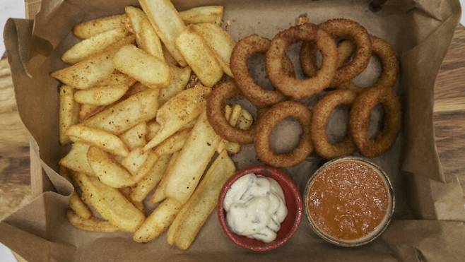 췌장 건강을 위해 탄수화물-지방, 트랜스지방, 단순당이 많은 음식을 절제하는 게 좋다. 사진=게티이미지뱅크