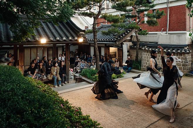 공공한옥 밤마실