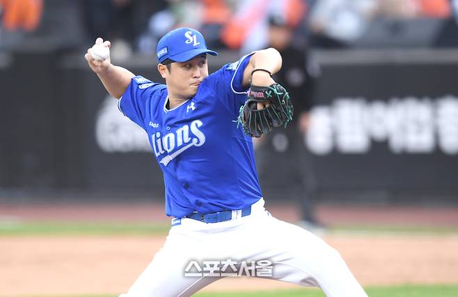 삼성 선발투수 최원태가 19일 대전 한화생명볼파크에서 열린 2025 KBO 포스트시즌 플레이오프 2차전 한화와 경기에서 역투하고 있다. 대전 | 최승섭기자 thunder@sportsseoul.com