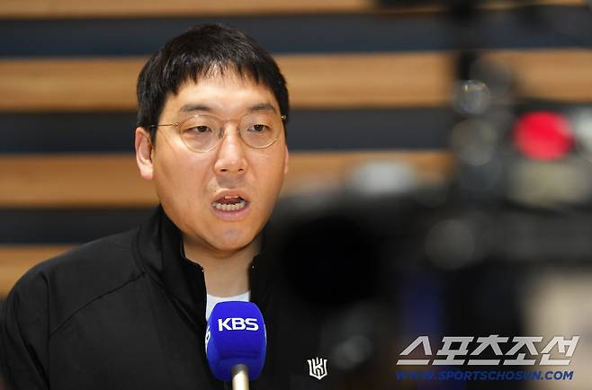 KT 위즈 김현수가 지난달 21일 인천국제공항을 통해 스프링캠프 마련된 호주로 출국했다. 인천공항=박재만 기자 pjm@sportschosun.com