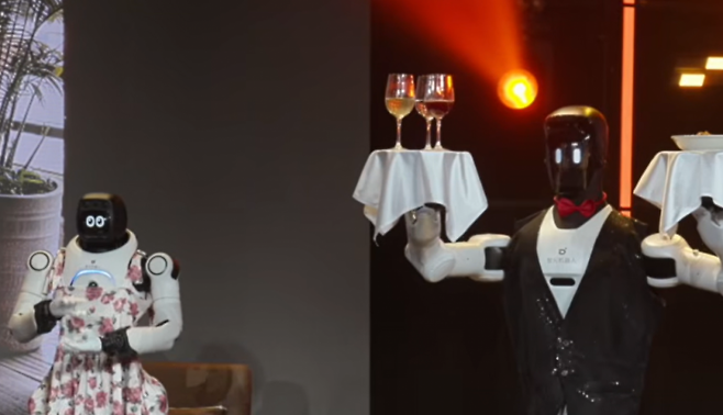 중국 로봇업체 아지봇이 공개한 로봇 갈라쇼. 아지봇 유튜브