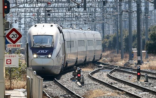 서울역에 진입하는 SRT 열차. 2026.2.3 뉴스1