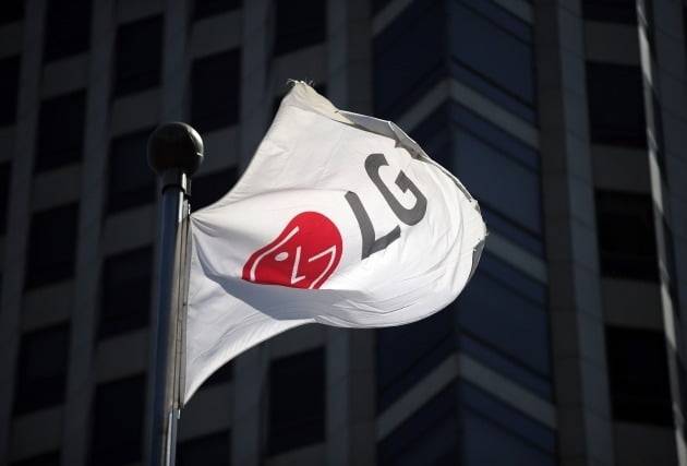 서울 영등포구 여의도 LG트윈타워 앞. 사진=연합뉴스