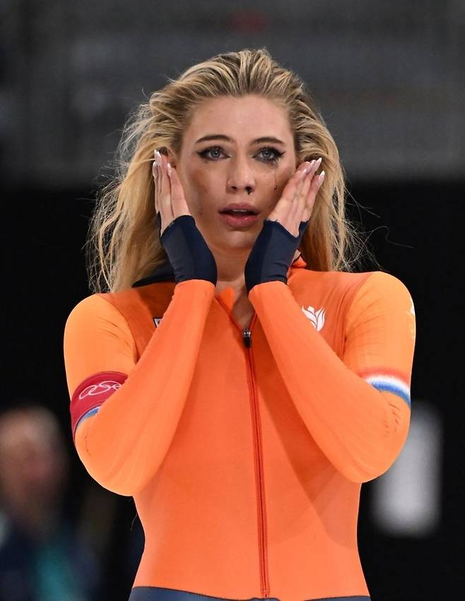 유타 레이르담은 10일(한국시간) 이탈리아 밀라노 스피드스케이팅 스타디움에서 열린 2026 밀라노·코르티나담페초 동계 올림픽 스피드 스케이팅 여자 1000ｍ에서 1분12초31의 올림픽 신기록으로 우승했다. [연합뉴스]