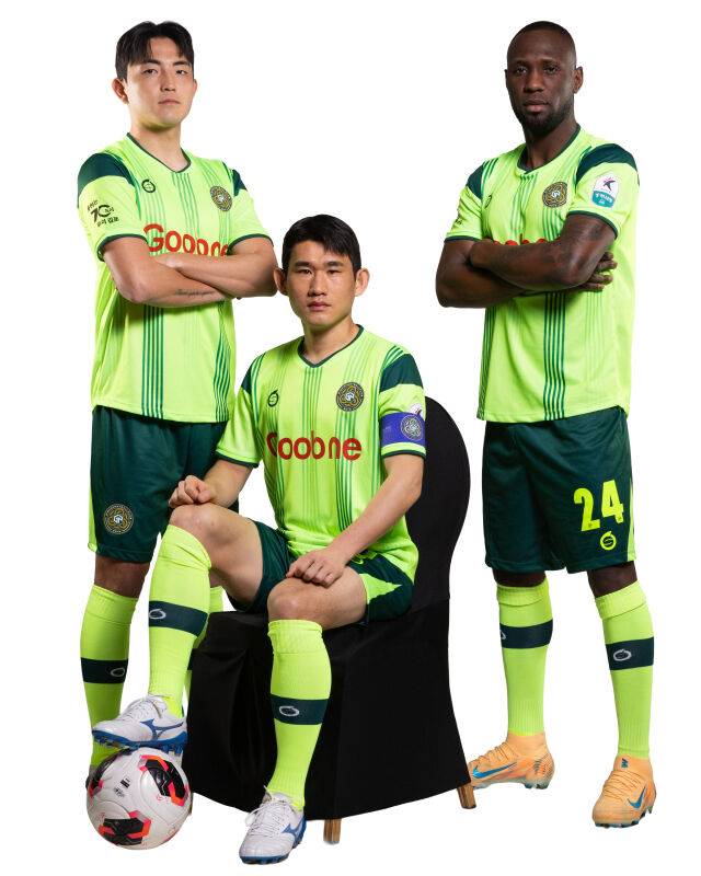 김포FC가 2026시즌 주장으로 김도혁을 선임하고 선수단 등번호를 확정했다./김포FC