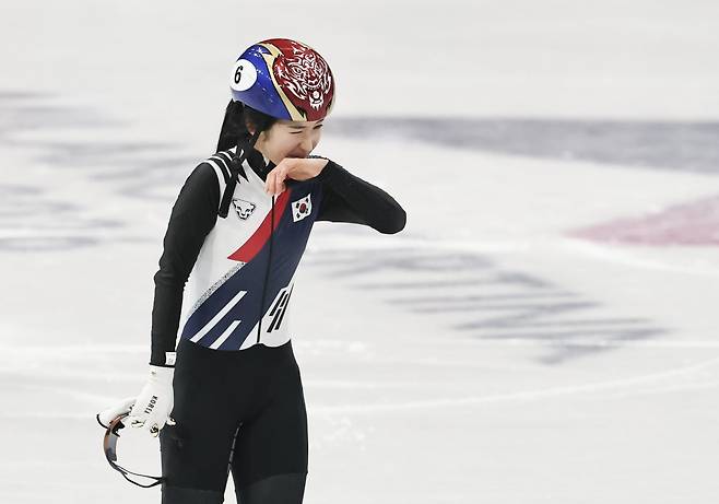 쇼트트랙대표팀 김길리가 10일(한국시간) 밀라노 아이스스케이팅 아레나서 열린 밀라노동계올림픽 2000m 혼성계주 준결선을 마친 뒤 아쉬움을 감추지 못하고 있다. 밀라노ㅣ뉴시스