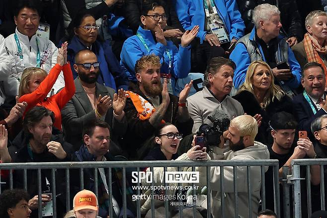 ▲ 유타 레이르담의 약혼자 제이크 폴. 폴은 레이르담의 금메달을 현장에서 지켜보며 오열했다.