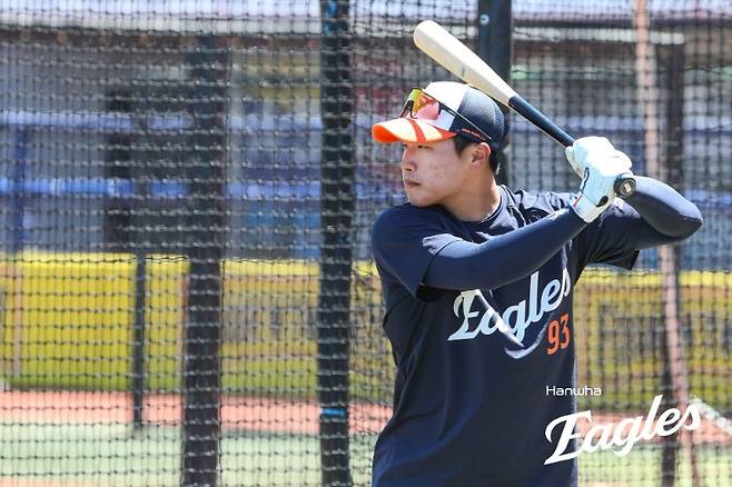 ▲ 이날 연습경기에서 유일한 멀티히트를 기록한 신인 최유빈 ⓒ한화이글스