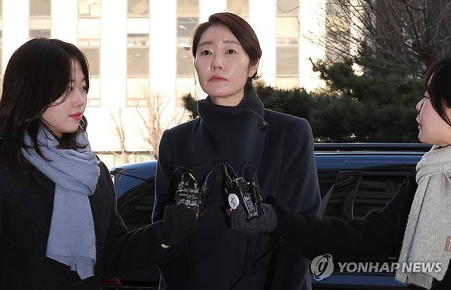 질문 받는 강선우 의원 [연합뉴스 자료사진]