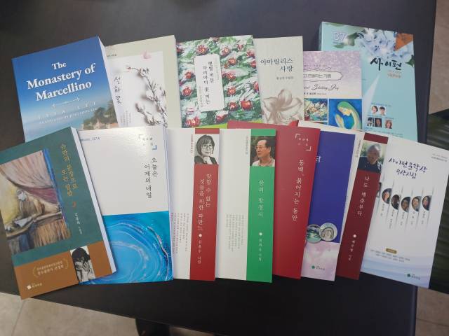 작가마을을 통해 최근 출간된 지역 작가들의 책들. 작가마을 제공