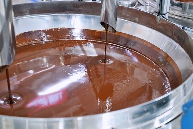 액상 형태의 카카오매스./사진=롯데웰푸드