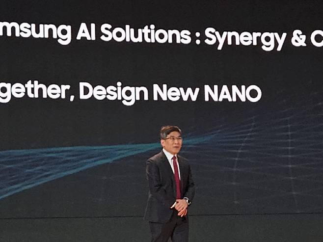 송재혁 삼성전자 디바이스솔루션(DS)부문 최고기술책임자(CTO) 사장이 11일 서울 코엑스에서 열린 세미콘 코리아 2026에서 제타플롭스 시대를 넘어, 다음 단계는(Beyond ZFLOPS: Whats Next?)을 주제로 기조연설을 하고 있다. (사진=이데일리 송재민 기자)