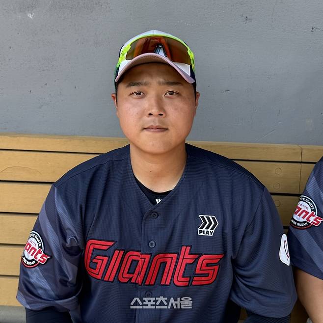 한동희가 인터뷰에 임하고 있다. 타이난 | 박연준 기자 duswns0628@sportsseoul.com