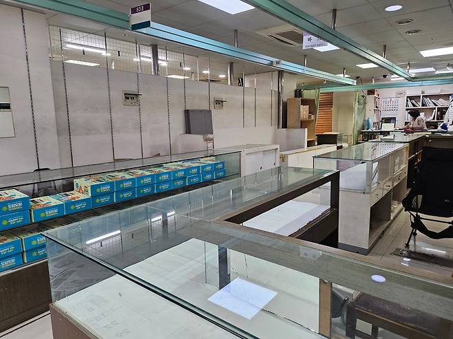 남대문시장 수입품을 파는 한 상가의 지하 1층 모습. 이곳은 원래 점포가 130개 있었는지만, 지금은 35개만 남아있다. /지혜진 기자