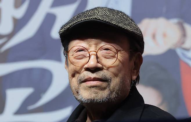 배우 신구가 10일 서울 종로구 NOL 서경스퀘어에서 열린 연극 '불란서 금고 - 북벽에 오를 자 누구더냐' 제작발표회에 참석해 미소를 짓고 있다. /뉴스1