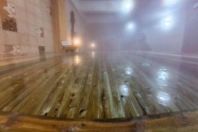 아산 온양온천 신천탕 편백탕. 아산=이한호 기자