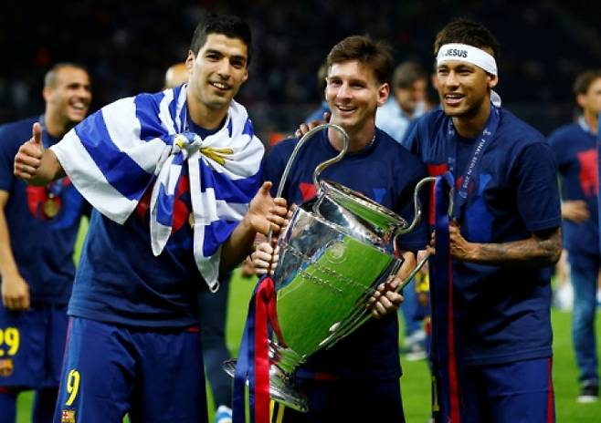 FC바르셀로나에서 함께 뛰었던 리오넬 메시(가운데)와 네이마르(오른쪽). [로이터=연합뉴스]