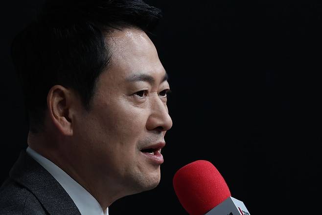 장동혁 국민의힘 대표가 9일 오후 서울 강서구 ASSA 아트홀에서 열린 '내일을 여는 시선, 일상에 스며드는 변화' 국민의힘 여성 정책 공모전 시상식에서 인사말을 하고 있다. 뉴스1