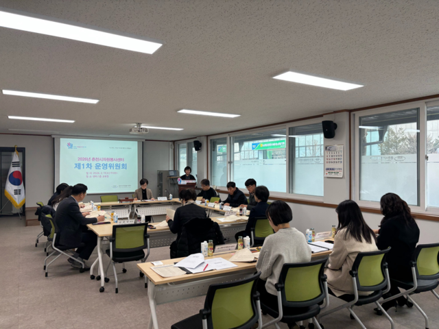 ▲ 춘천시자원봉사센터(센터장 김숙경)는 11일 센터 회의실에서 효율적이고 투명한 운영과 지역사회 자원봉사 진흥을 위한 ‘2026년 제1차 운영위원회’를 개최했다.