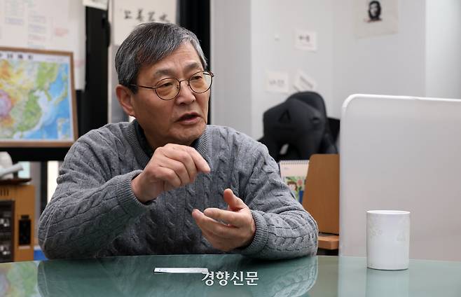 20대 후반 <자본론>을 읽어 불법구금됐다가 최근 검찰에서 혐의없음 처분을 받은 이동섭씨가 지난 4일 서울 중구의 한 사무실에서 경향신문과 인터뷰를 하고 있다. 권도현 기자