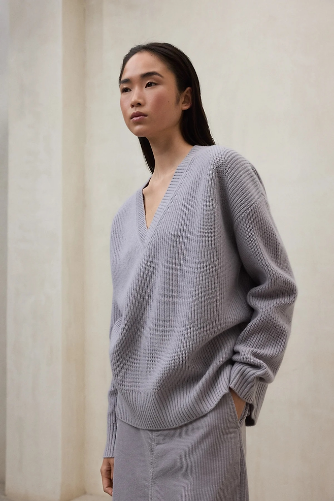 에코알프 여성 니트 컬렉션 ‘퍼플 아잘레아 스웨터’