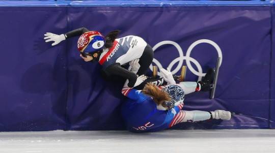 미국 커린 스토더드와 충돌하는 김길리. 사진(밀라노=연합뉴스)